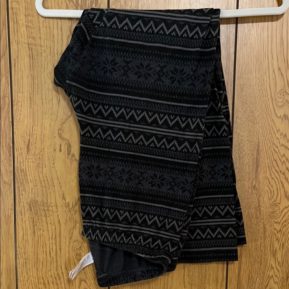 Patterned Black and Gray Leggings